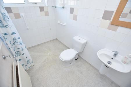 2 bedroom Semi-detached bungalow for sale in Brookside Close, Shepshed, LE12