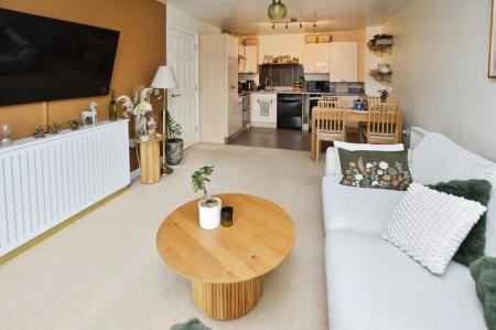2 bedroom Apartment for sale in Racecourse Mews, Loughborough, LE11
