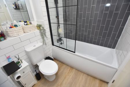 2 bedroom Apartment for sale in Racecourse Mews, Loughborough, LE11