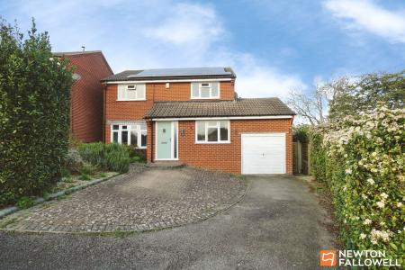 4 bedroom Detached house for sale in Stewart Drive, Loughborough, LE11