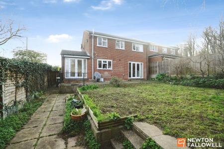 4 bedroom Detached house for sale in Stewart Drive, Loughborough, LE11