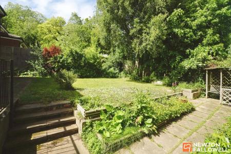 4 bedroom Detached house for sale in Stewart Drive, Loughborough, LE11
