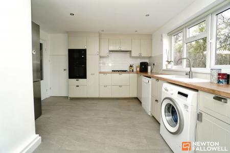 4 bedroom Detached house for sale in Stewart Drive, Loughborough, LE11