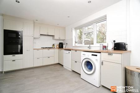 4 bedroom Detached house for sale in Stewart Drive, Loughborough, LE11