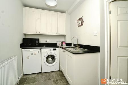 5 bedroom Detached house for sale in Buckingham Drive, Loughborough, LE11