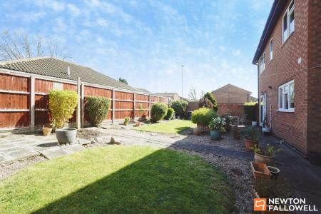 5 bedroom Detached house for sale in Buckingham Drive, Loughborough, LE11