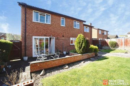 5 bedroom Detached house for sale in Buckingham Drive, Loughborough, LE11