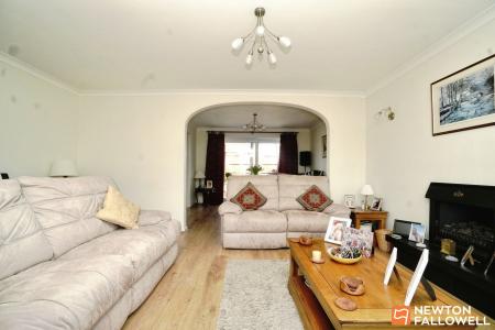 5 bedroom Detached house for sale in Buckingham Drive, Loughborough, LE11