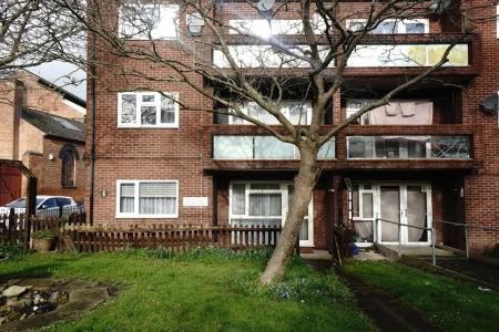 1 bedroom Flat for sale in Freehold Street, Loughborough, LE11