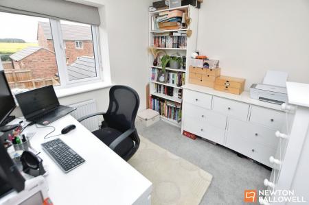 4 bedroom Detached house for sale in Chamomile Road, Shepshed, LE12