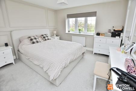 4 bedroom Detached house for sale in Chamomile Road, Shepshed, LE12