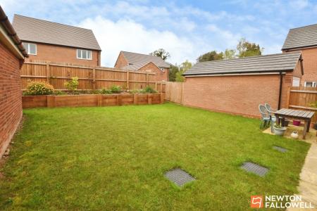4 bedroom Detached house for sale in Chamomile Road, Shepshed, LE12