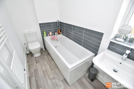 4 bedroom Detached house for sale in Chamomile Road, Shepshed, LE12