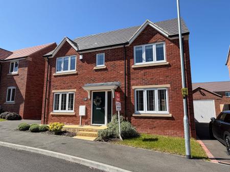 4 bedroom Detached house for sale in Chamomile Road, Shepshed, LE12