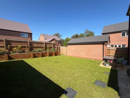 4 bedroom Detached house for sale in Chamomile Road, Shepshed, LE12