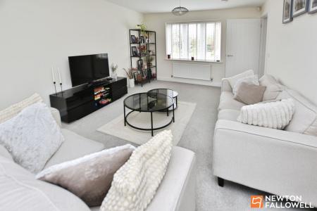 4 bedroom Detached house for sale in Chamomile Road, Shepshed, LE12