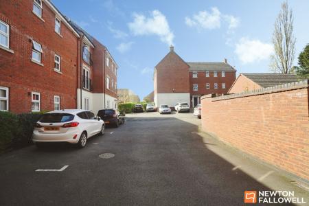 2 bedroom Terraced House for sale in Walnut Gardens, East Leake, LE12