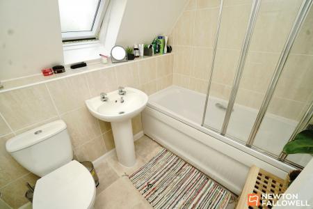 2 bedroom Terraced House for sale in Walnut Gardens, East Leake, LE12