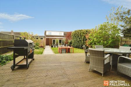 4 bedroom Bungalow for sale in Carlton Crescent, East Leake, LE12