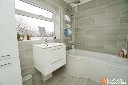 4 bedroom Bungalow for sale in Carlton Crescent, East Leake, LE12