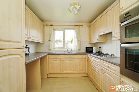 2 bedroom Semi-detached bungalow for sale in Swallow Walk, Hathern, LE12