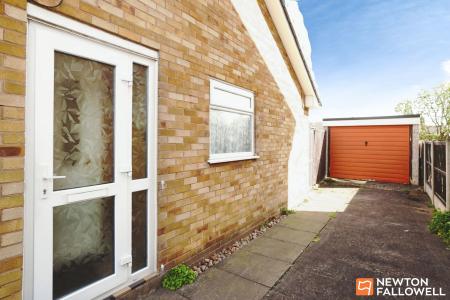 2 bedroom Semi-detached bungalow for sale in Swallow Walk, Hathern, LE12