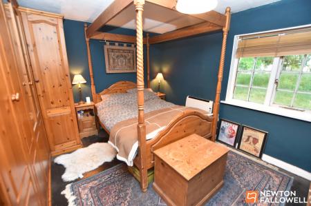 3 bedroom Cottage for sale in Church Side, Shepshed, LE12