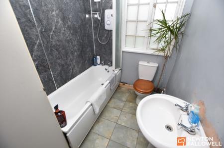 3 bedroom Cottage for sale in Church Side, Shepshed, LE12