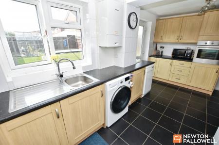 3 bedroom Semi-detached house for sale in Roydale Close, Loughborough, LE11