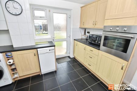 3 bedroom Semi-detached house for sale in Roydale Close, Loughborough, LE11