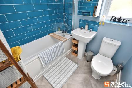 4 bedroom Detached house for sale in Sheepwash Way, East Leake, LE12
