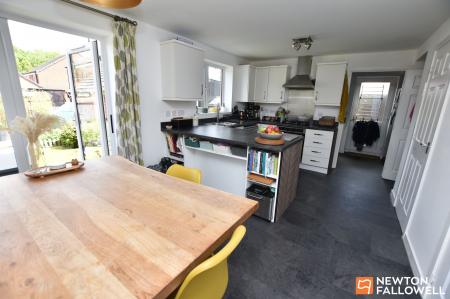 4 bedroom Detached house for sale in Sheepwash Way, East Leake, LE12