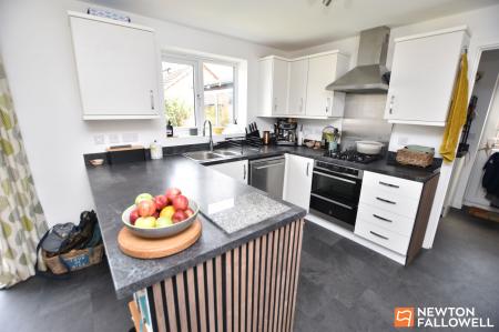 4 bedroom Detached house for sale in Sheepwash Way, East Leake, LE12