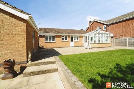 2 bedroom Detached bungalow for sale in Furrow Close, Rothley, LE7