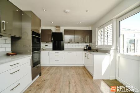2 bedroom Detached bungalow for sale in Furrow Close, Rothley, LE7