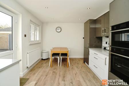 2 bedroom Detached bungalow for sale in Furrow Close, Rothley, LE7