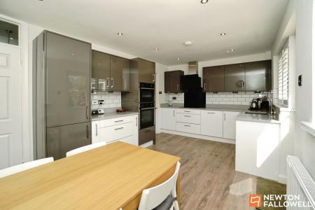 2 bedroom Detached bungalow for sale in Furrow Close, Rothley, LE7