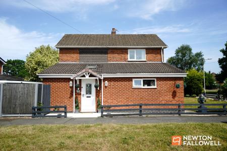 4 bedroom Link detached house for sale in Nanpantan Road, Loughborough, LE11