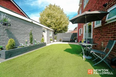 4 bedroom Link detached house for sale in Nanpantan Road, Loughborough, LE11