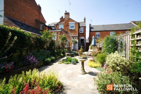 2 bedroom End of terrace house for sale in Victoria Road, Woodhouse Eaves, LE12