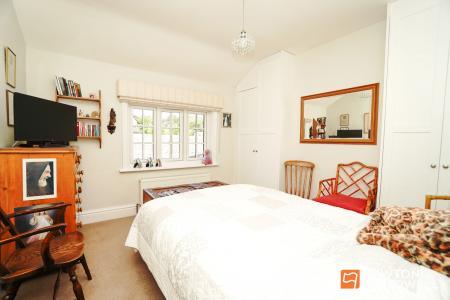 2 bedroom End of terrace house for sale in Victoria Road, Woodhouse Eaves, LE12