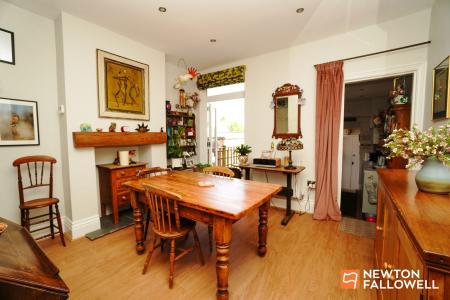 2 bedroom End of terrace house for sale in Victoria Road, Woodhouse Eaves, LE12
