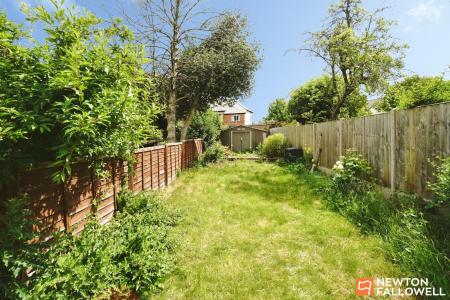 3 bedroom Terraced House for sale in Elms Grove, Loughborough, LE11