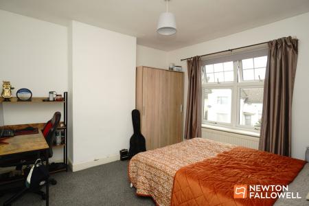 3 bedroom Terraced House for sale in Elms Grove, Loughborough, LE11