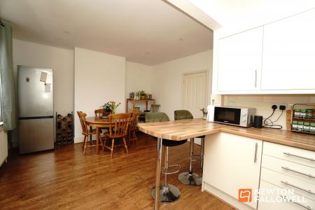 3 bedroom Terraced House for sale in Elms Grove, Loughborough, LE11