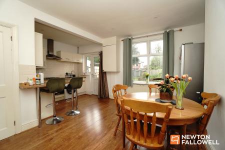 3 bedroom Terraced House for sale in Elms Grove, Loughborough, LE11