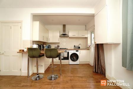 3 bedroom Terraced House for sale in Elms Grove, Loughborough, LE11