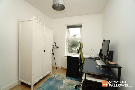3 bedroom Terraced House for sale in Elms Grove, Loughborough, LE11