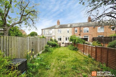 3 bedroom Terraced House for sale in Elms Grove, Loughborough, LE11