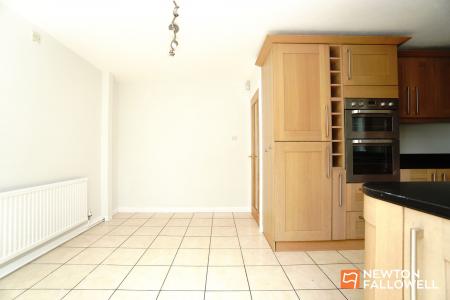 3 bedroom Semi-detached house for sale in Mildenhall Road, Loughborough, LE11